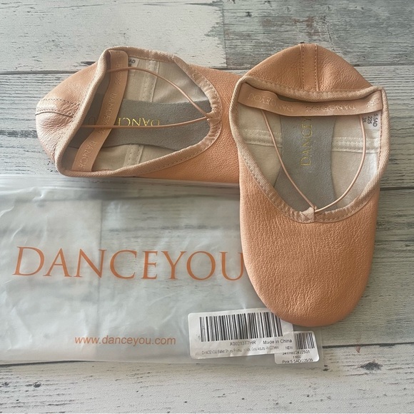 Dance You Split Sole Leather Ballet Shoe 4M NEW - Picture 1 of 9